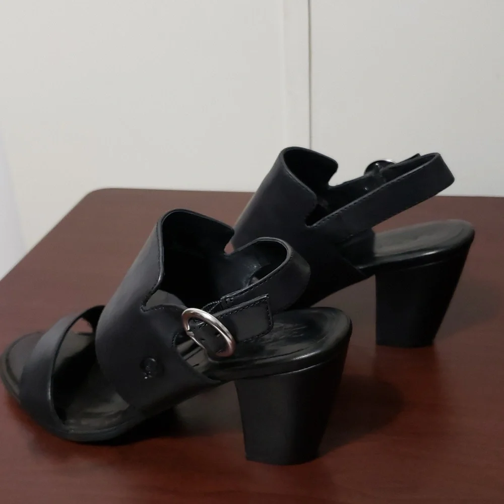 BORN Cindie Double-Strap Veg-Tanned‎ Leather Sandals